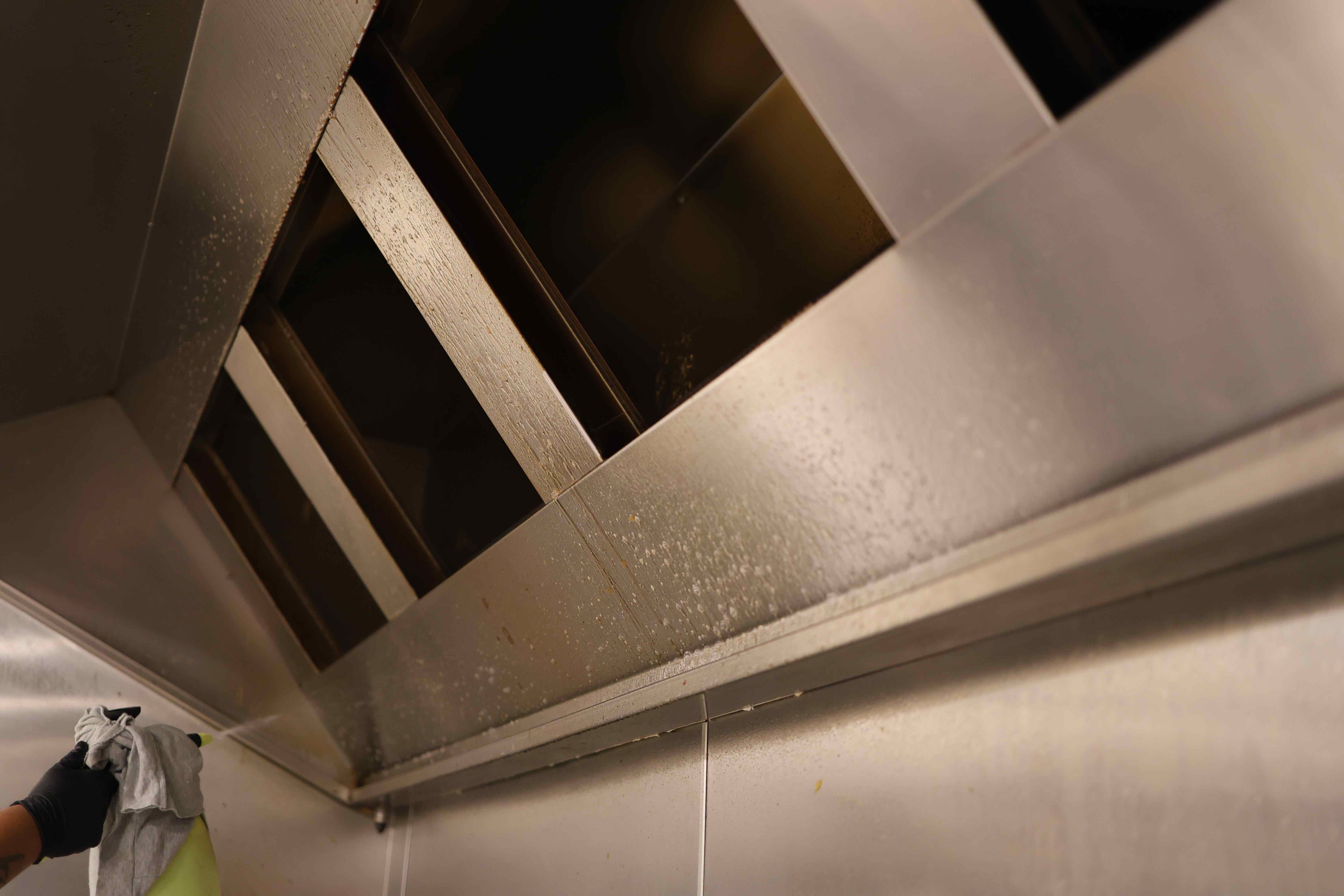HOOD AND DUCT CLEANGING